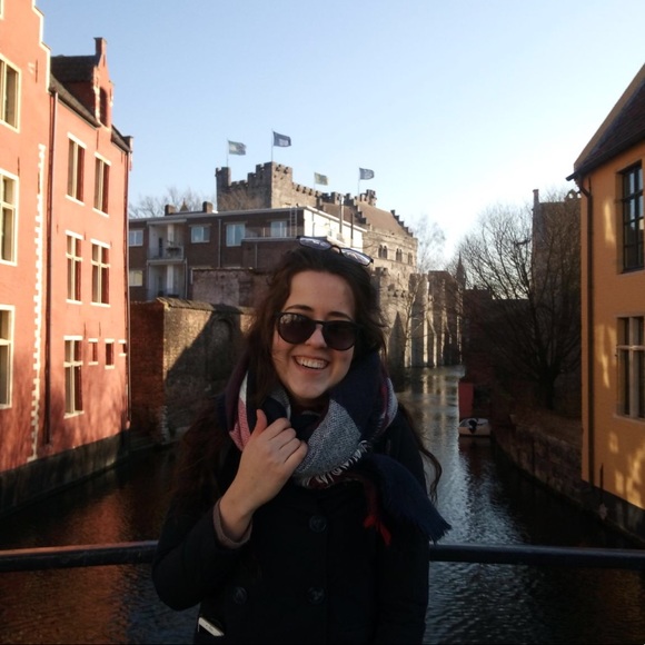 Meet your Posher, Olivia - Picture 1 of 1